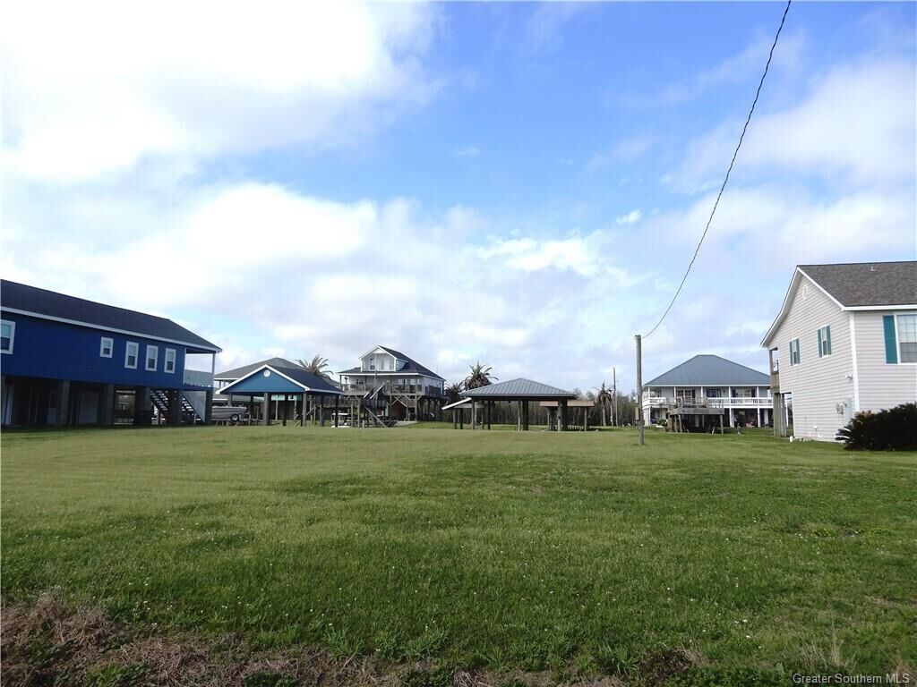 Property Photo: 132 Riverside Drive LA 70645