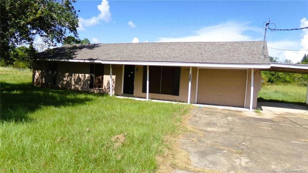 Property Photo: 8003 Clearview Drive LA 70605