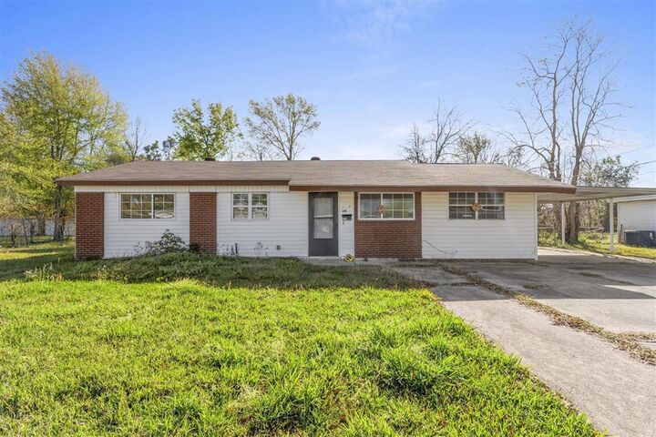 Property Photo: 4211 Worthy Dr Drive LA 70607