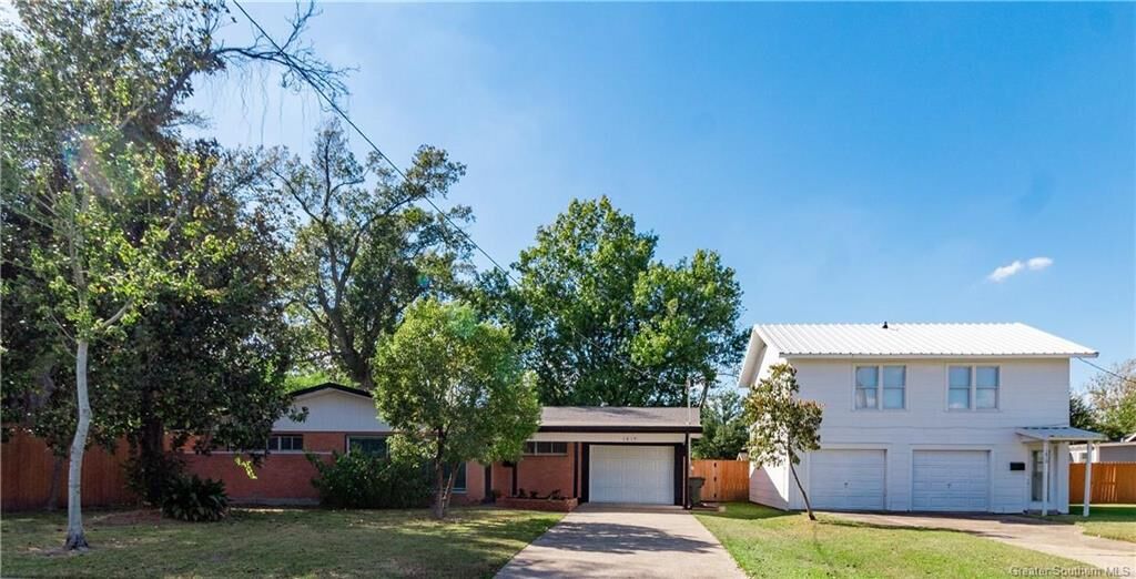 Property Photo:  1814 Ford Street  LA 70601