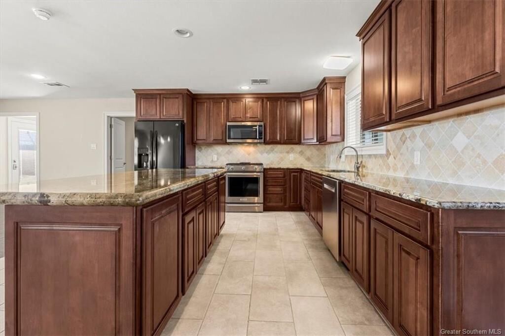 Property Photo: 305 W Lee Street W LA 70663