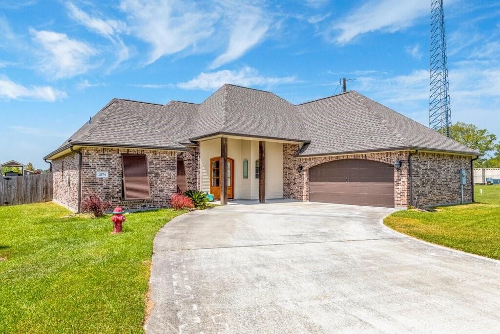 Property Photo: 1274 E Eagles Nest Drive E LA 70611