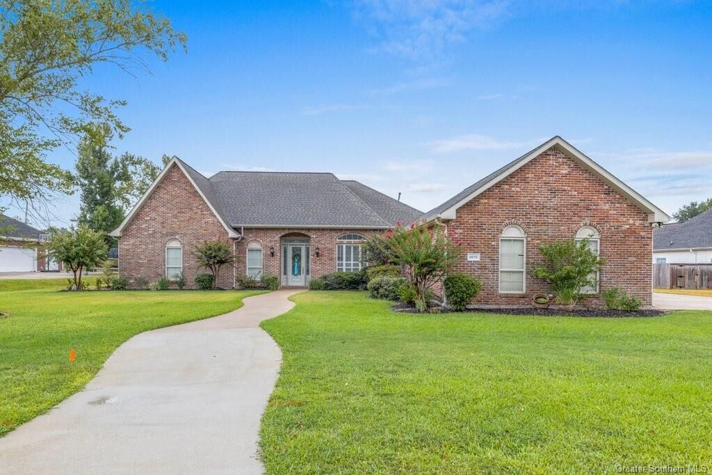 Property Photo: 1673 Hollow Cove Lane LA 70611