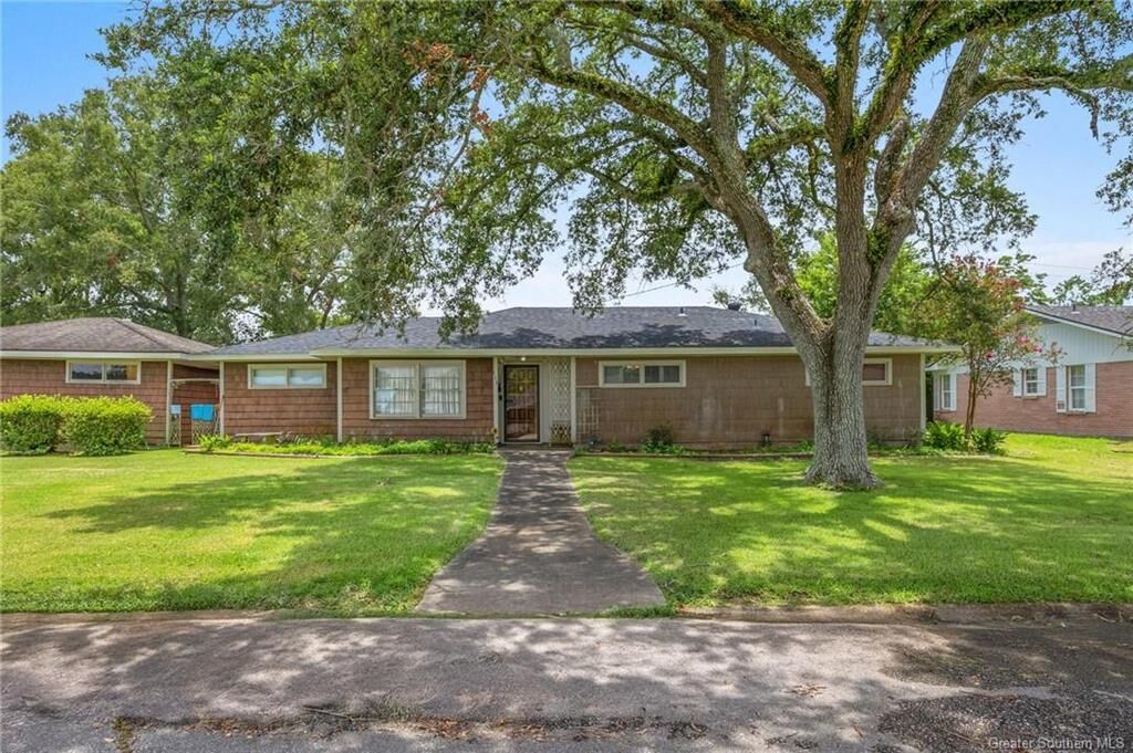 Property Photo: 128 Greenwood Drive LA 70546