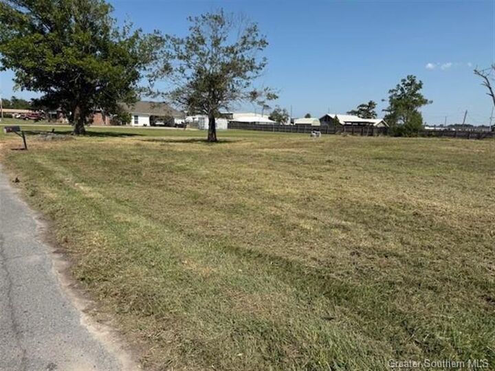 Property Photo: 3641 Violet Lane LA 70665