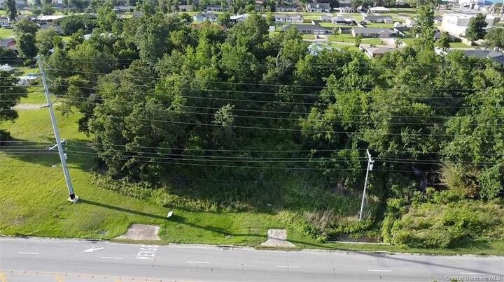 Property Photo:  828 W Prien Lake Road W  LA 70601 