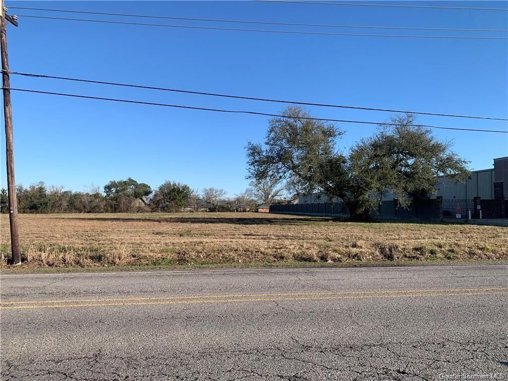 Property Photo: 3044 Country Club Road LA 70605