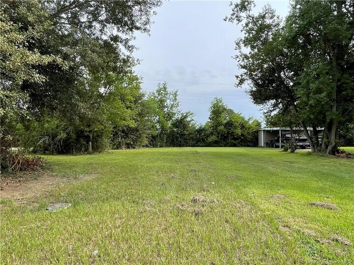 Property Photo: 2224 E Prien Lake Road E LA 70601