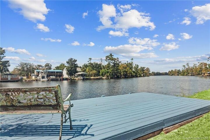 Property Photo: 1258 S Perkins Ferry Road S LA 70611