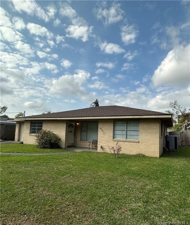 Property Photo:  2321 18th Street  LA 70601 