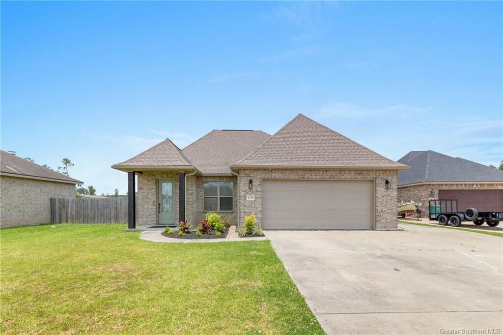 Property Photo:  1414 Trisha Court  LA 70611 