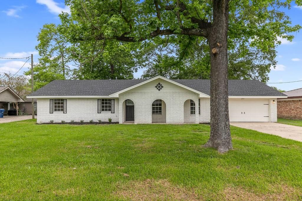 Property Photo: 2715 Roxton Street LA 70663