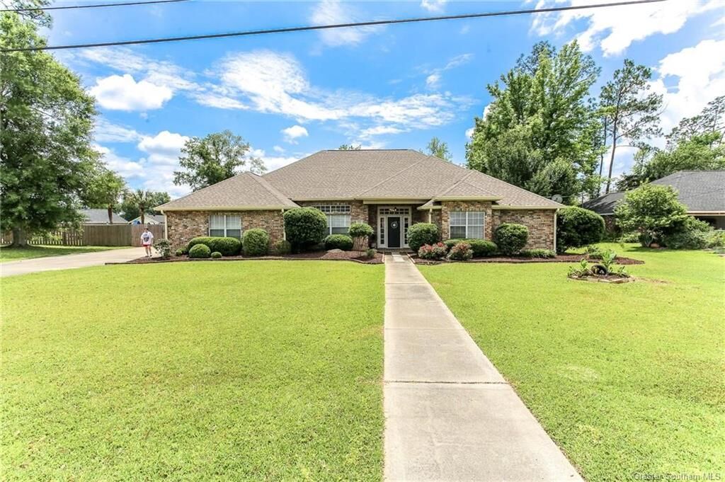 Property Photo: 1460 Tan Tara Circle LA 70611