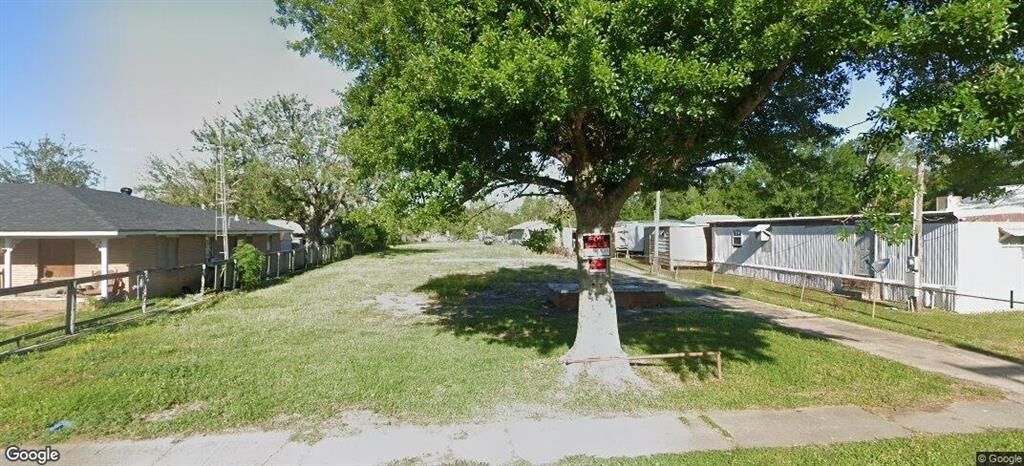 Property Photo: 797 N Claiborne Street N LA 70663