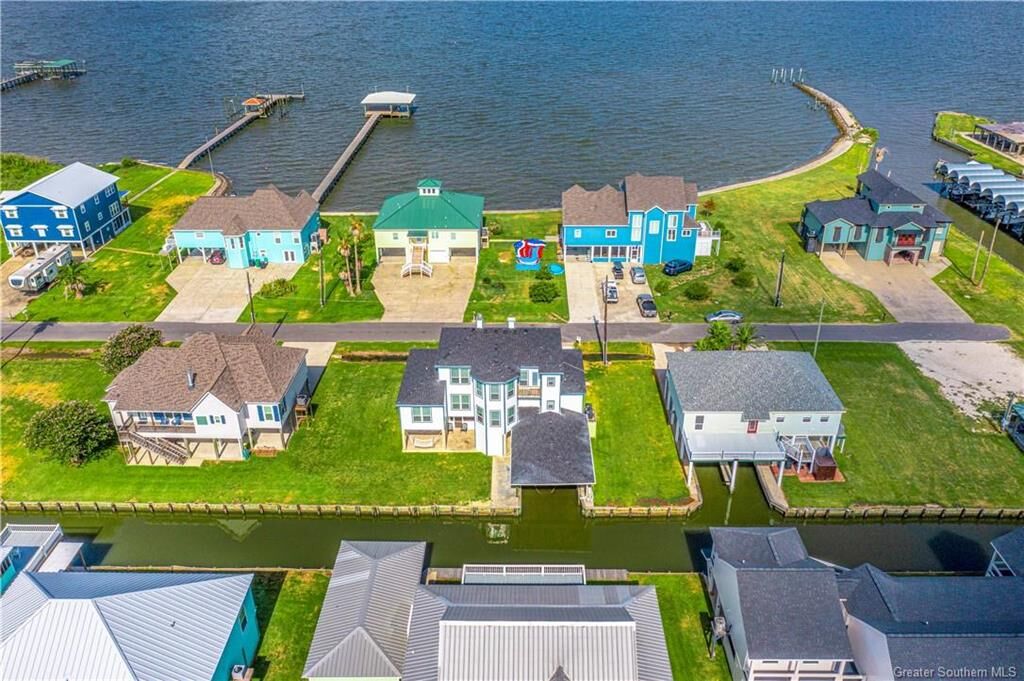 Property Photo: 150 W Harbor Drive W LA 70607