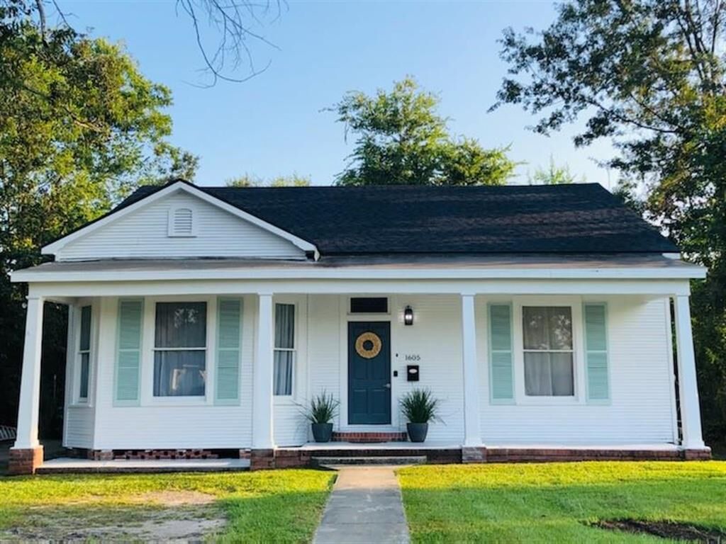Property Photo:  1605 8th Street  LA 70601 
