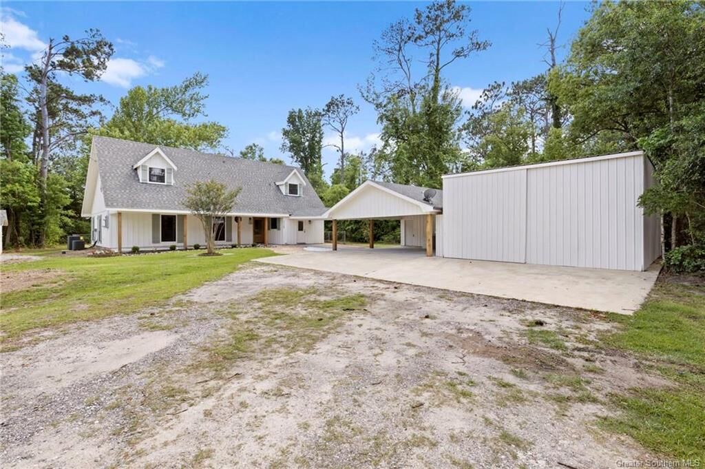 Property Photo: 2725 King Road LA 70663