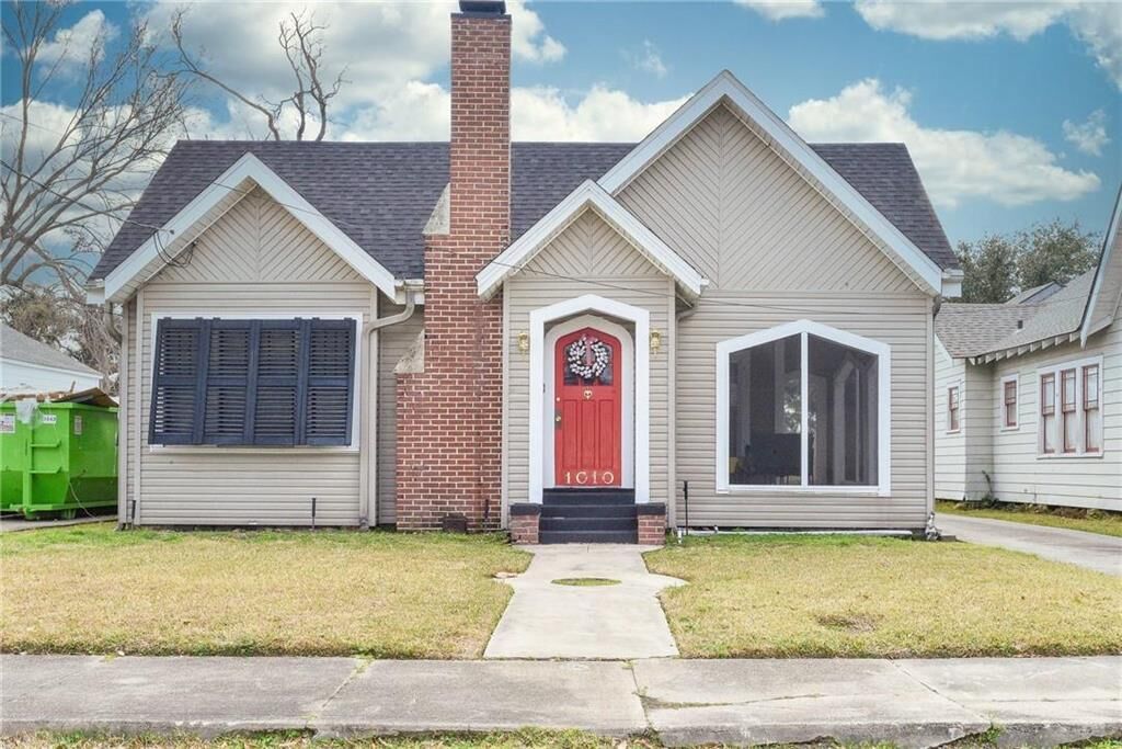 Property Photo:  1010 Cleveland Street  LA 70601 