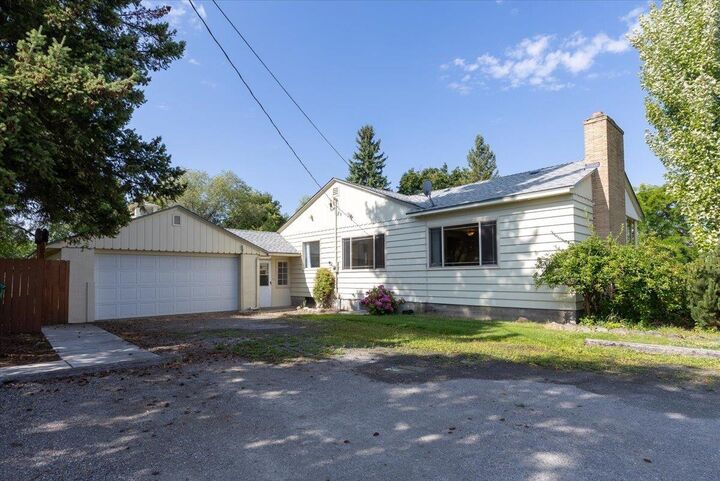 Property Photo: 11214 E Broadway Ave WA 99206