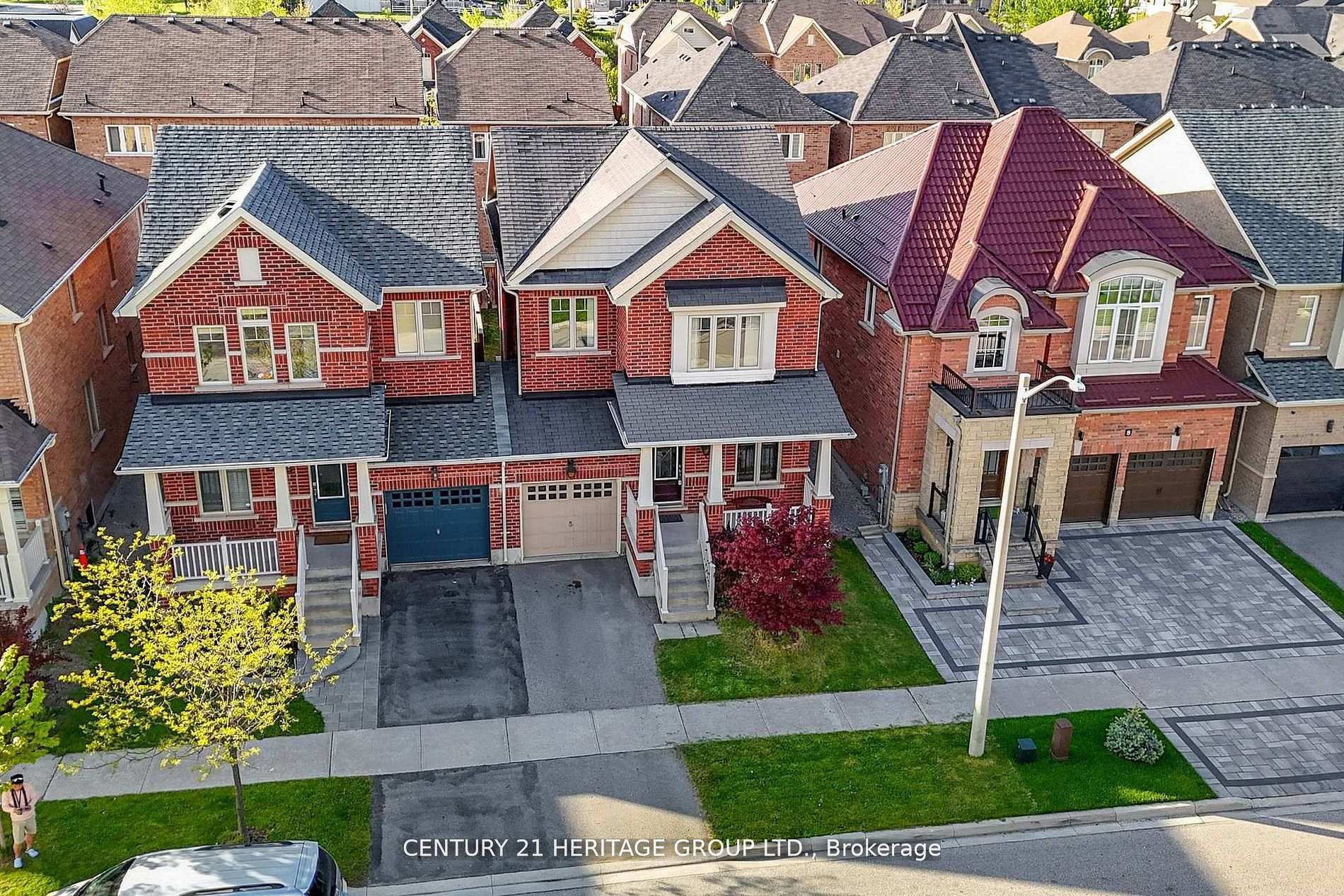 Property Photo: 10 Betony Drive ON L4E 0V7