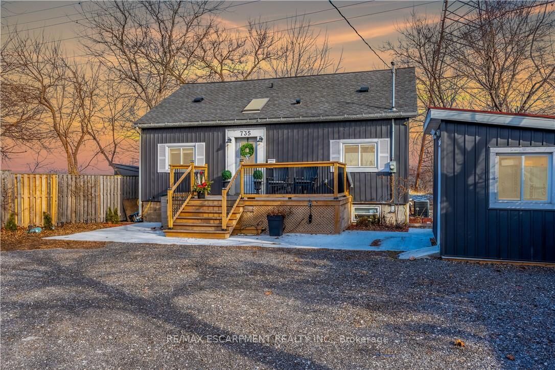 Property Photo: 735 Beach Boulevard ON L8H 6Y5