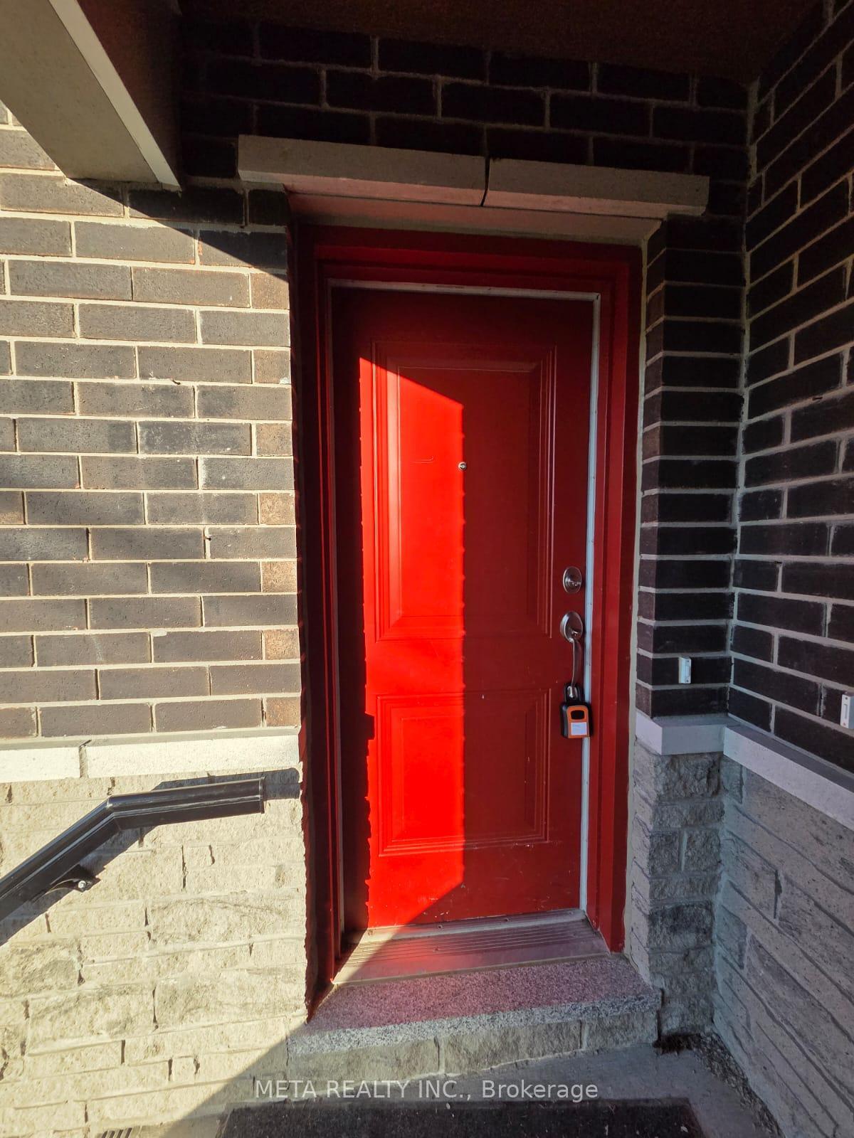 Property Photo: 1034 Reflection Place 621 ON L1X 0L1