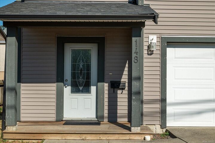 Property Photo: 148 Victoria Rd BC V9R 4P5