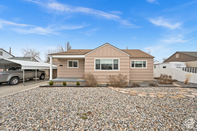 Property Photo: 6311 S 370 E UT 84107