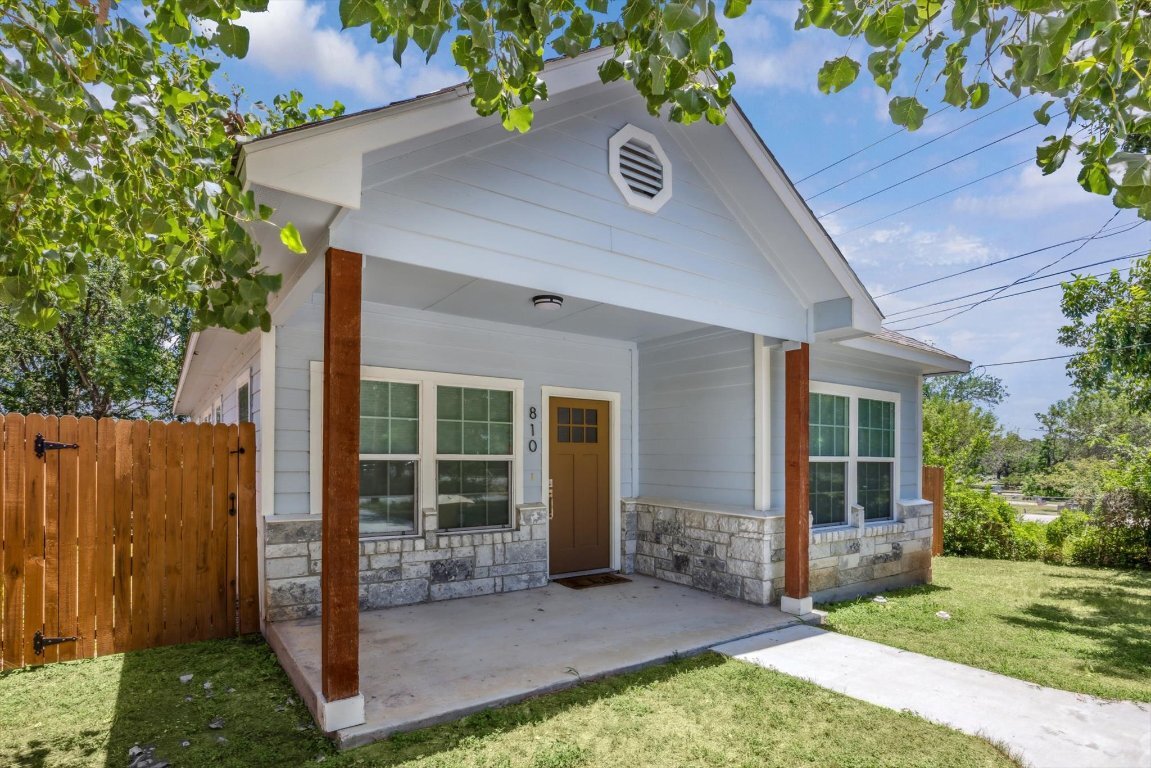 Property Photo: 810 E Navarro Street TX 78644
