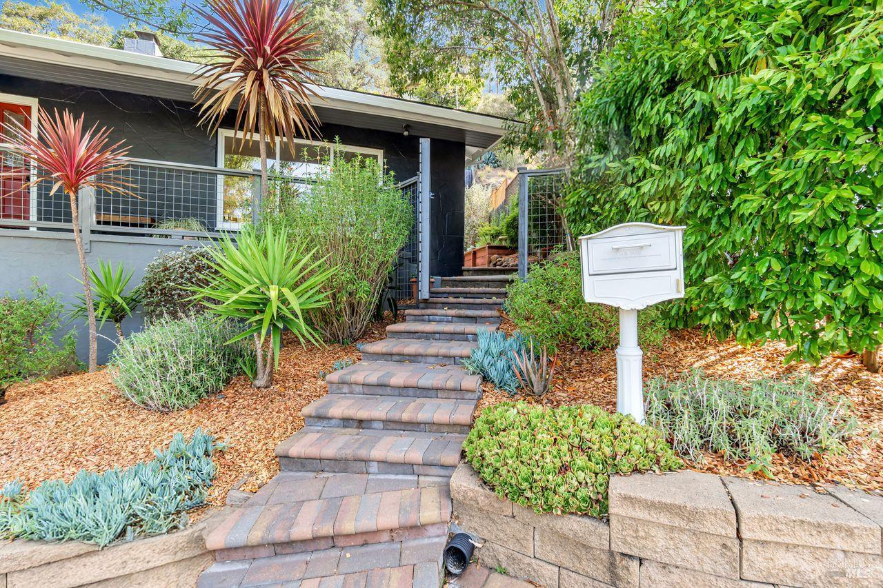 Property Photo: 345 Via La Cumbre CA 94904