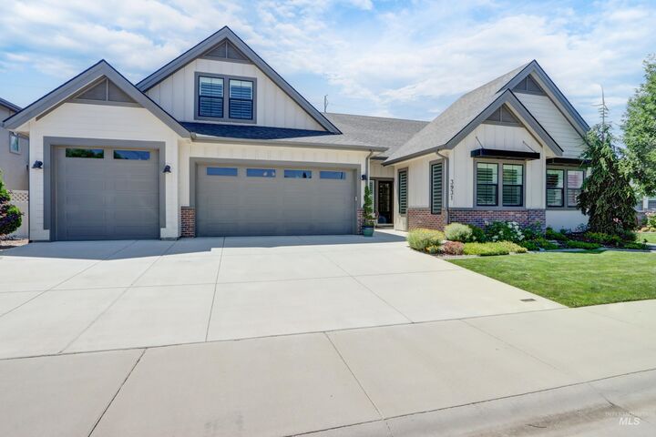 Property Photo: 3931 Riva Capri ID 83646