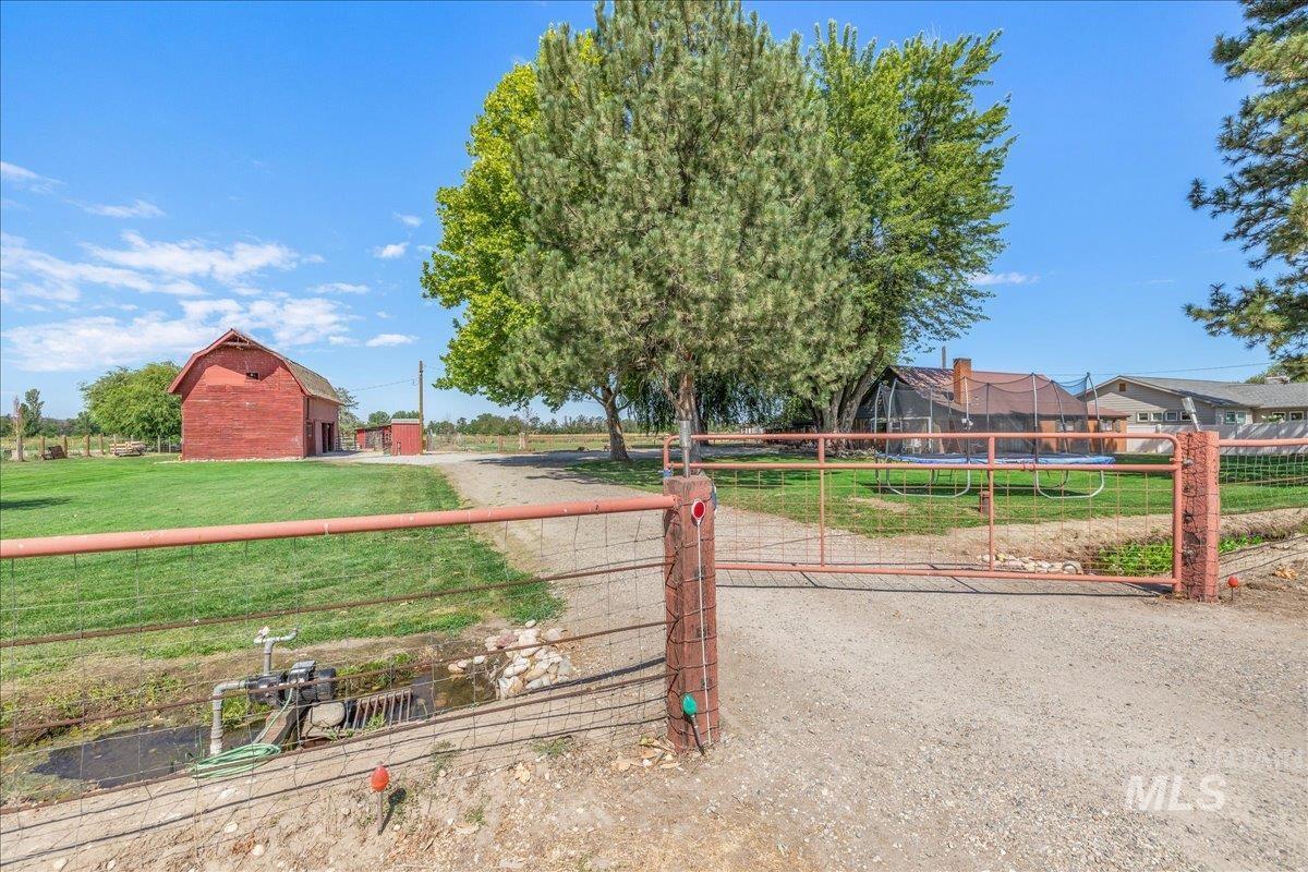Property Photo:  2525 S Johns Avenue  ID 83617 