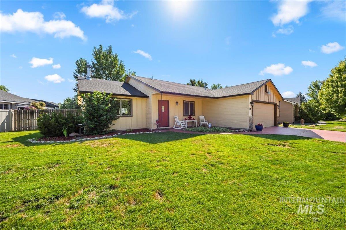 Property Photo: 56 Greenlinks Ave ID 83644