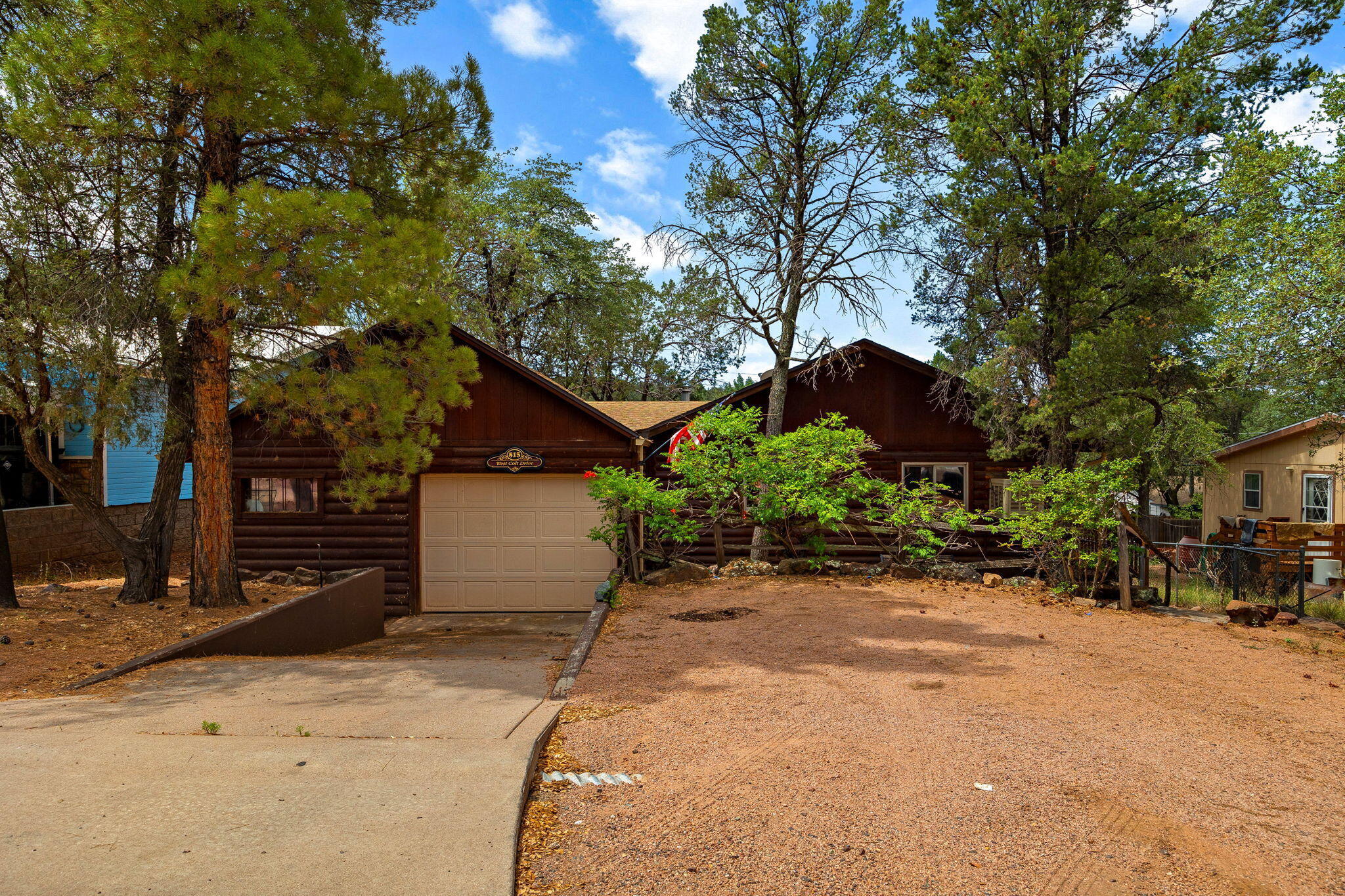 Property Photo: 815 W Colt Drive AZ 85541