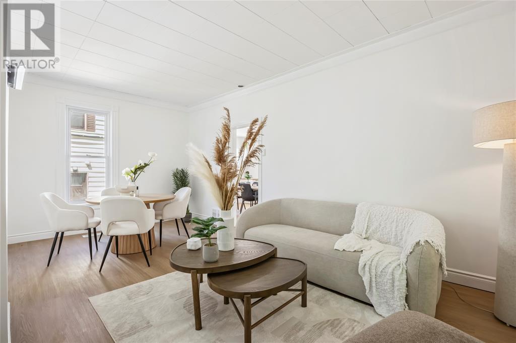 Photo de la propriété: 230 Vidal Street South ON N7T 2T7