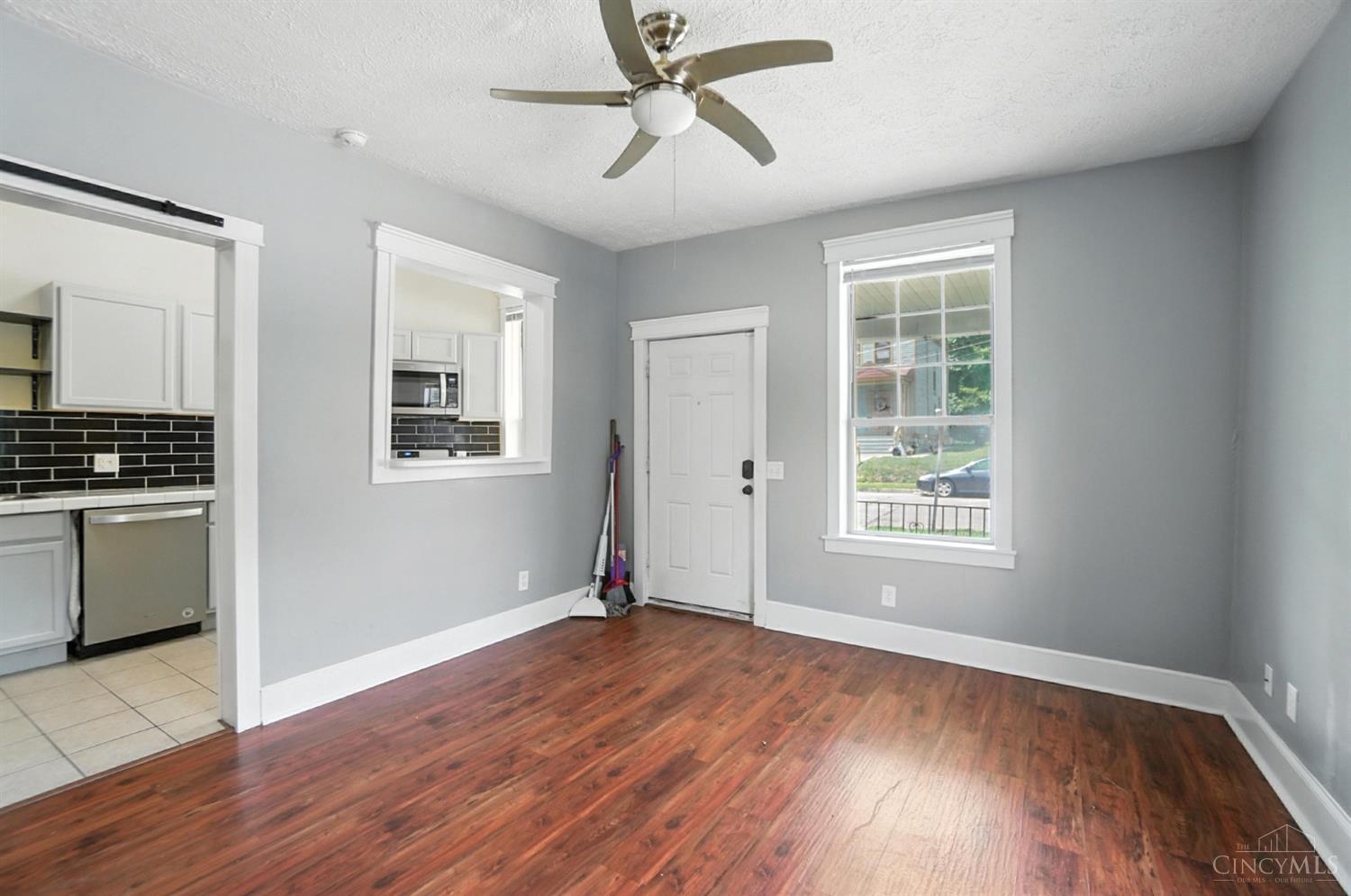 Property Photo: 2322 Maplewood Avenue OH 45219