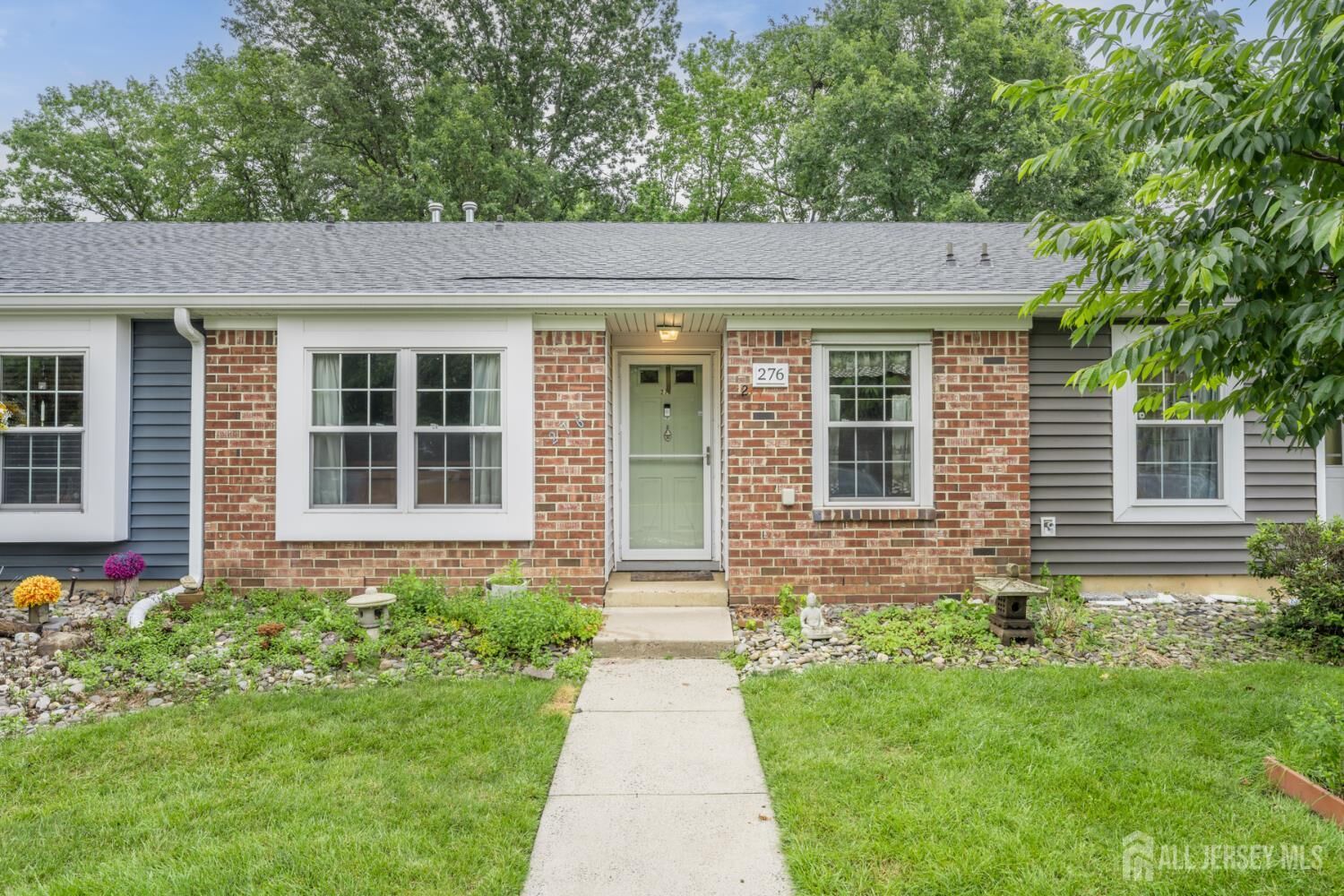 Property Photo:  276 Constitution Circle  NJ 08902 