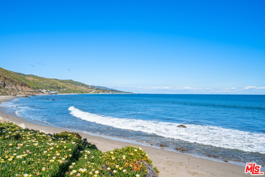 Property Photo: 26664 Seagull Way CA 90265
