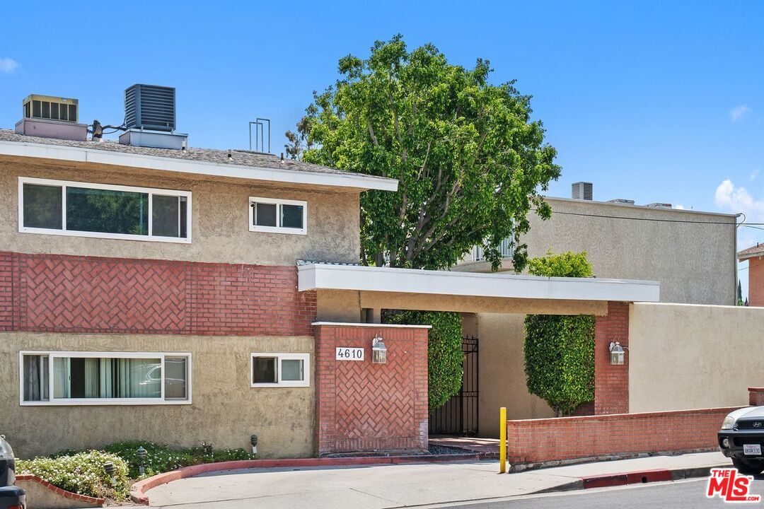 Property Photo:  4610 Densmore Ave  CA 91436 