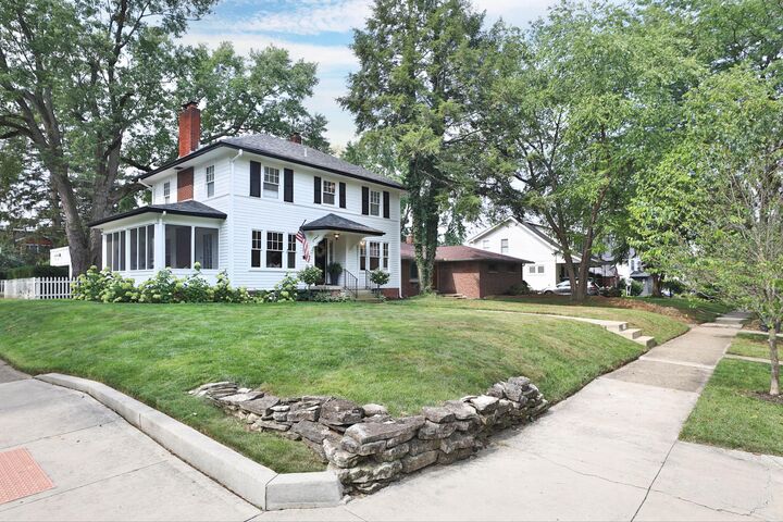 Property Photo: 165 E Dunedin Road OH 43214