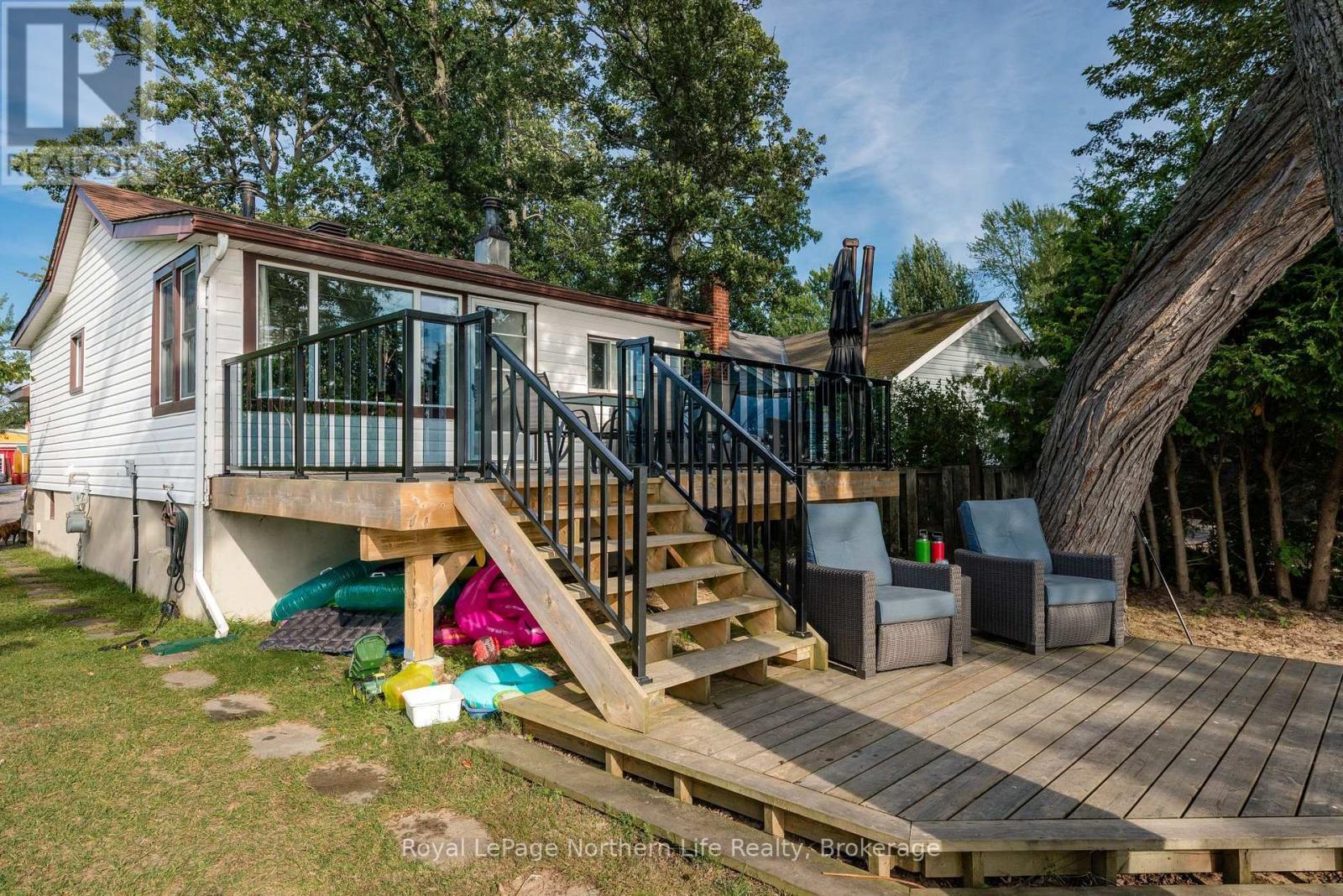Property Photo: 581 Banner Avenue ON P1A 1X7