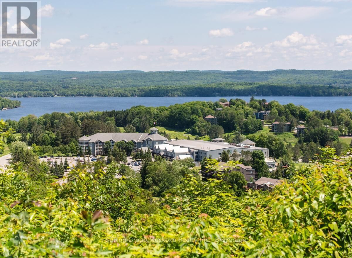 Property Photo: 421 Bayshore - Deerhurst Drive 421 ON P1H 2E8