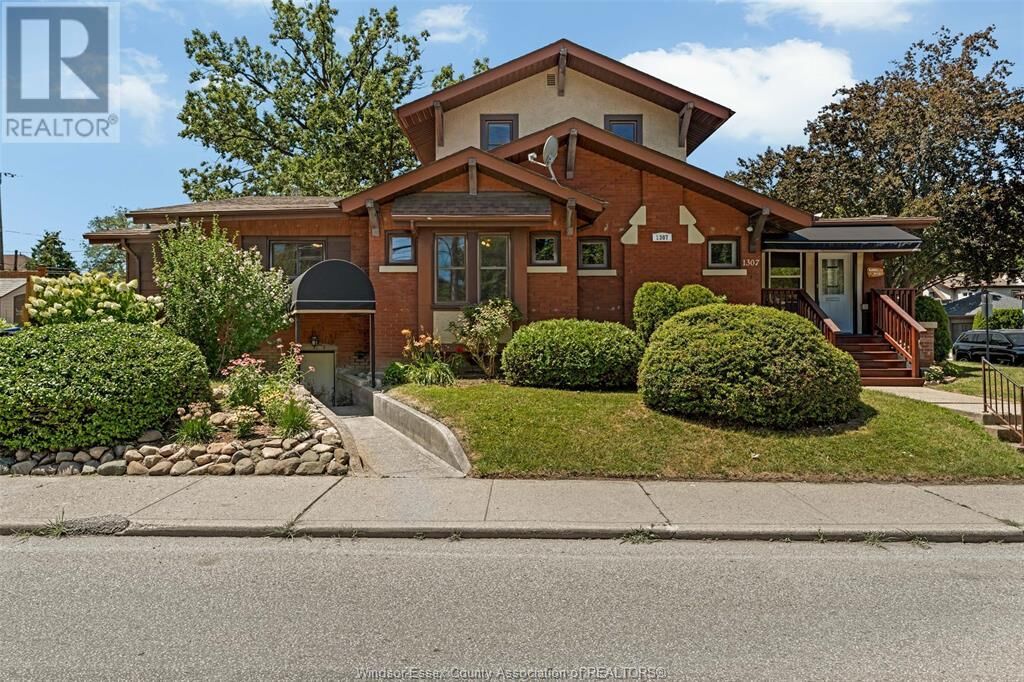 Property Photo:  1307 Pelissier Street  ON N8X 1A4 