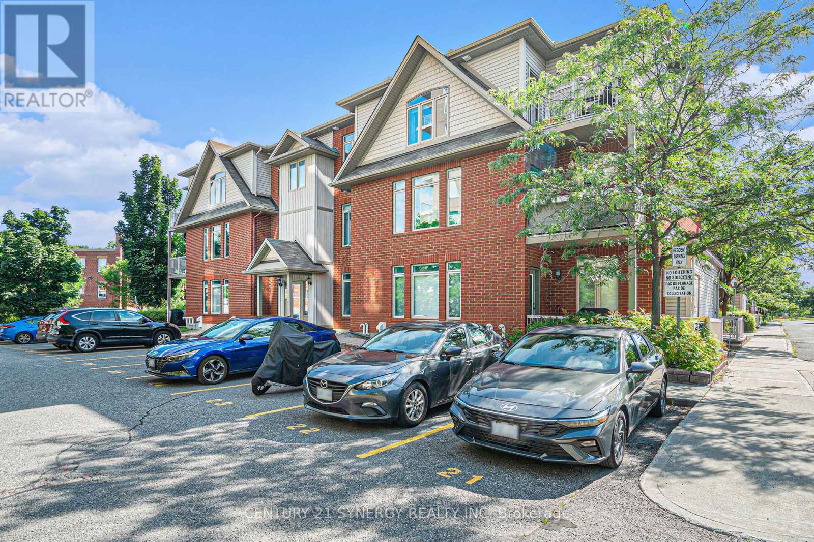 Property Photo: 240 Meilleur Private J ON K1L 0A3