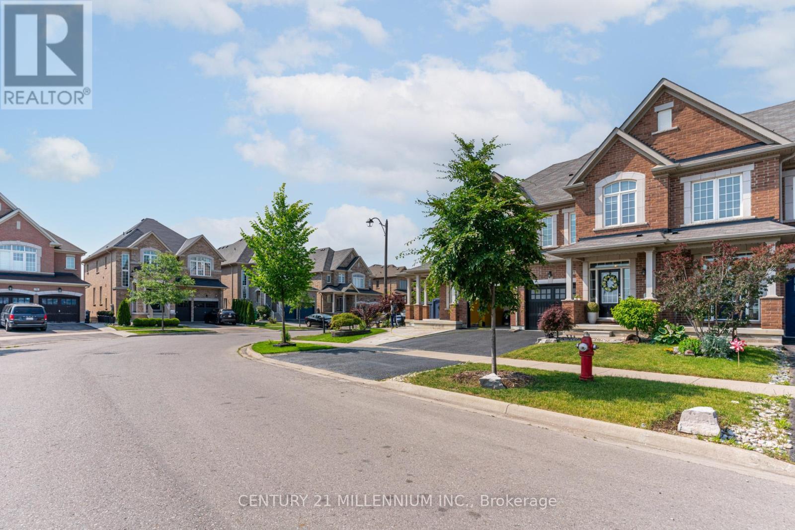 Property Photo: 77 Relton Circle ON L6P 4A7