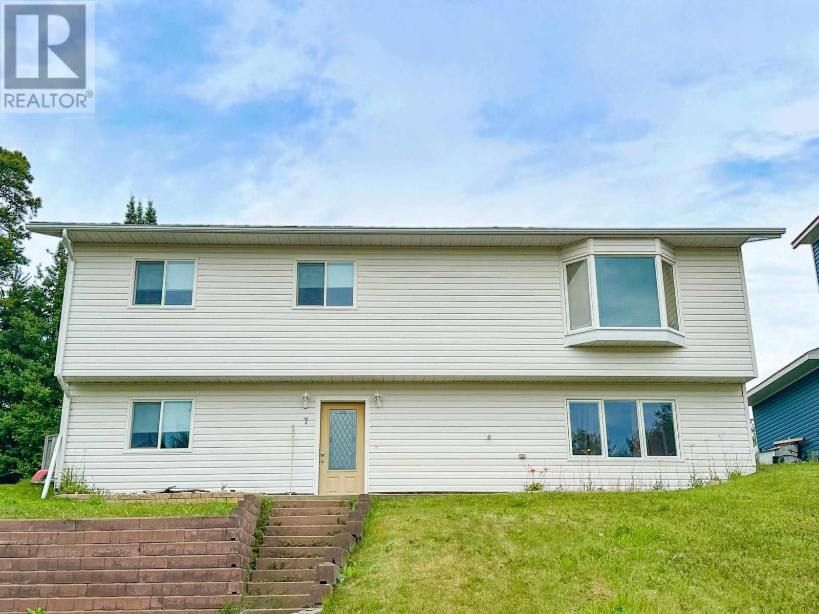 7 Dupont Dr  Red Lake ON P0V 2M0 photo