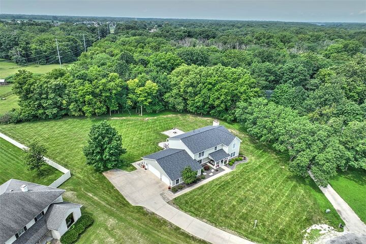 Property Photo: 735 Eric Court IL 62549