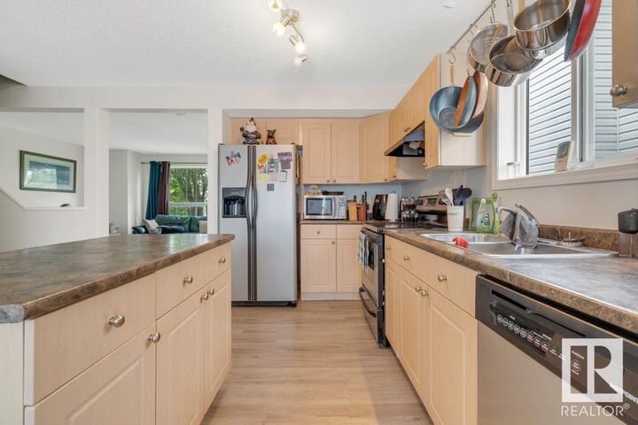 Property Photo: 57 Suntree Promenade AB T9E 8R8