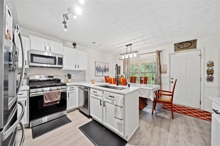2575 Kentshire Way  Lawrenceville GA 30044 photo