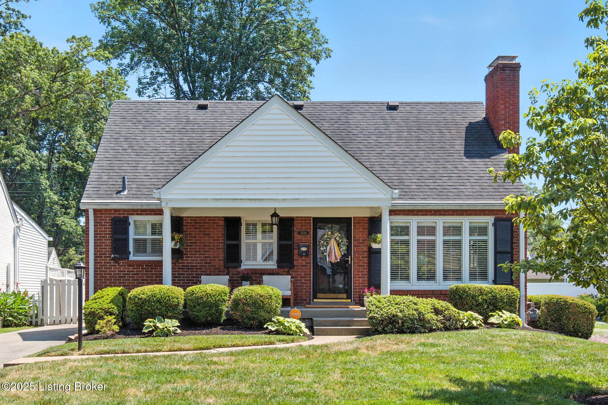 Property Photo: 3350 Dayton Ave KY 40207